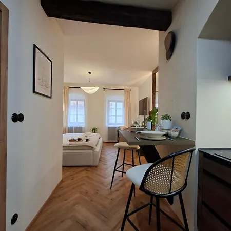 Old Town Living Апартаменты *