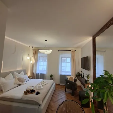 Апартаменты Old Town Living Чески-Крумлов