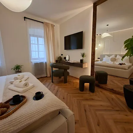 Апартаменты Old Town Living *
